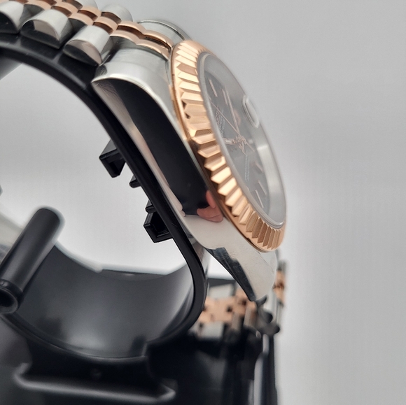 New Custom 36mm SeikoMod Automatic Watch - Picture 4 of 8